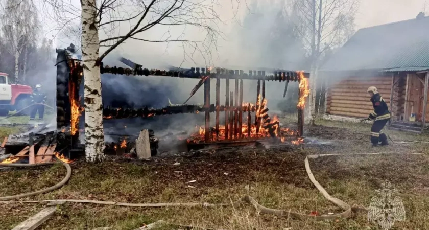 В Юрьевце из-за дырявого ведра с золой выгорела баня