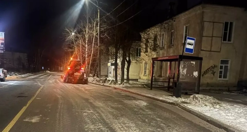 В ночь на 20 января дорожники провели противогололедную обработку улиц Иванова