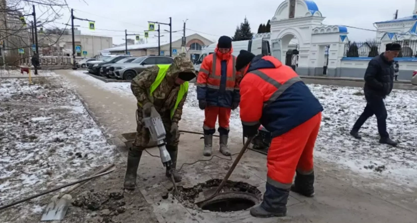 В Иванове продолжается ремонт колодцев и дождеприемников ливневки