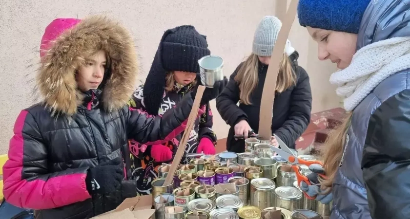 В Иванове дети из ТОС "Старый хутор" сделали окопные свечи для бойцов СВО