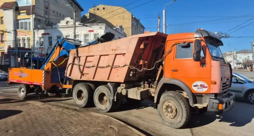 На улицы Иванова вновь вышли пылеуборщики "Чистодоры"