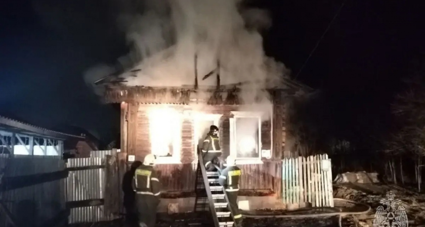 В пожаре частного дома в Шуе погибли два человека