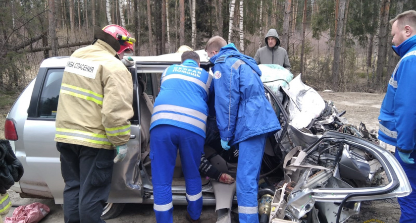 Водитель Nissan погиб в лобовом столкновении с грузовиком на трассе Иваново-Шуя