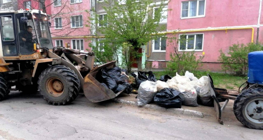 Мойка, подметание и вывоз мусора - масштабная уборка улиц в две смены в Иванове