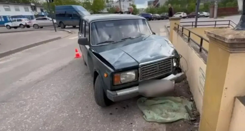 В Иванове автомобиль сбил мальчика на самокате на пешеходном переходе