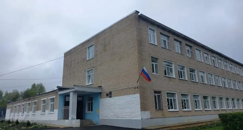 Глава региона обещал помочь с продолжением капремонта Ильинской школы