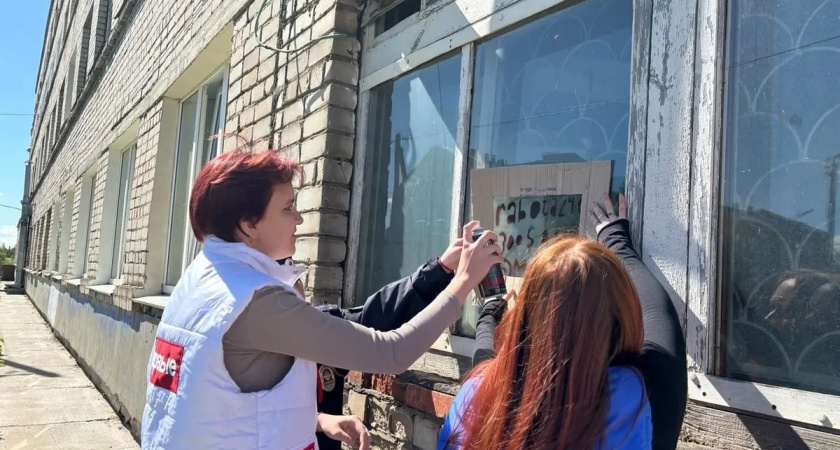 Волонтеры из Кинешмы закрасили 35 надписей с наркотической рекламой