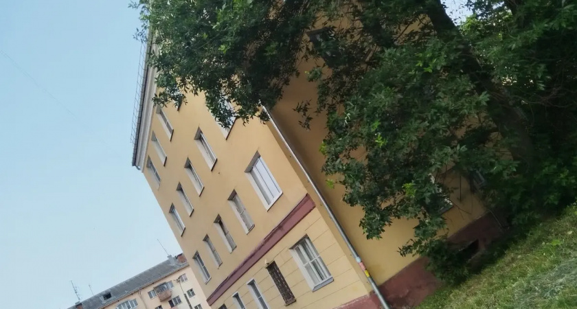 6-летняя девочка выпала из окна второго этажа в Иванове