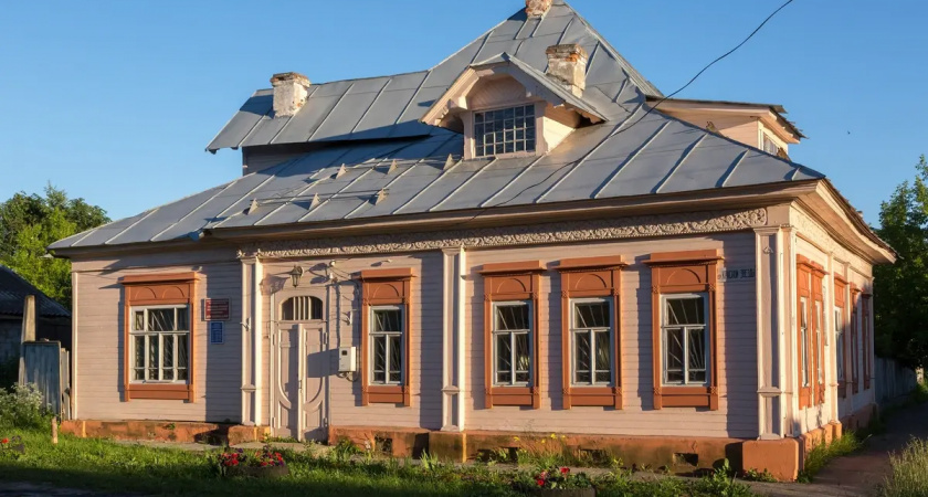 В Юрьевце требует ремонта дом Черкасских с уникальной резьбой