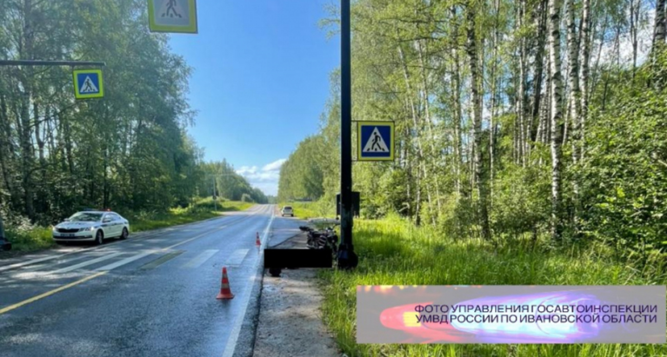68-летний мопедист на "Альфе" врезался в столб и погиб на 55-м километре трассы Ростов-Иваново