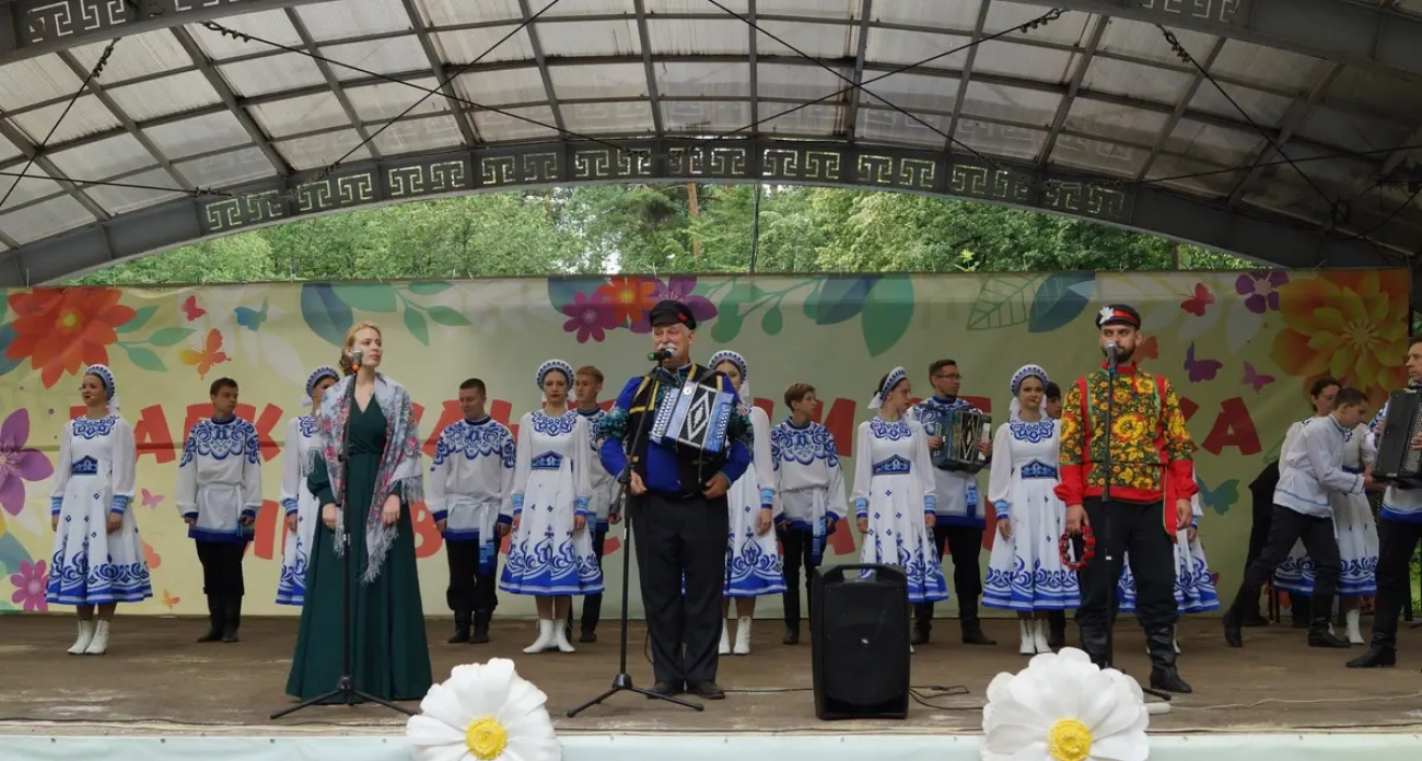 В Иванове открыли памятник гармони и провели фестиваль народного творчества в парке Степанова