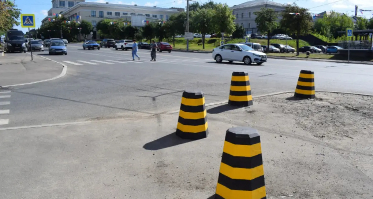 В Иванове установят 120 желто-черных столбиков против водителей, паркующихся на детских площадках