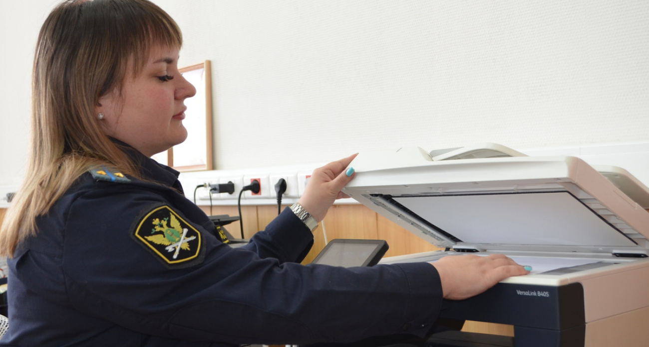 В Иванове продавец из Азербайджана тайно торговал контрафактом два года, пока его не поймали с 20 бутылками