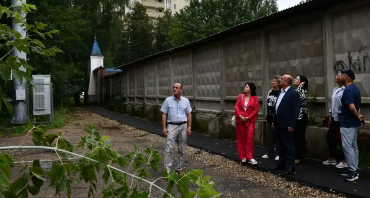 В Иванове по просьбам жителей заасфальтируют дорожку к храму и благоустроят зеленую зону