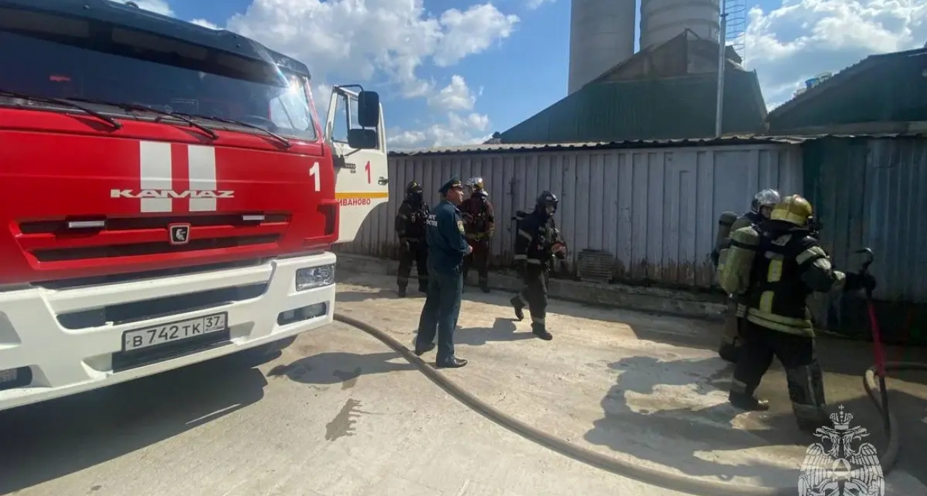 Пожарные в Иванове протянули километровую рукавную линию из-за завалов у гидрантов