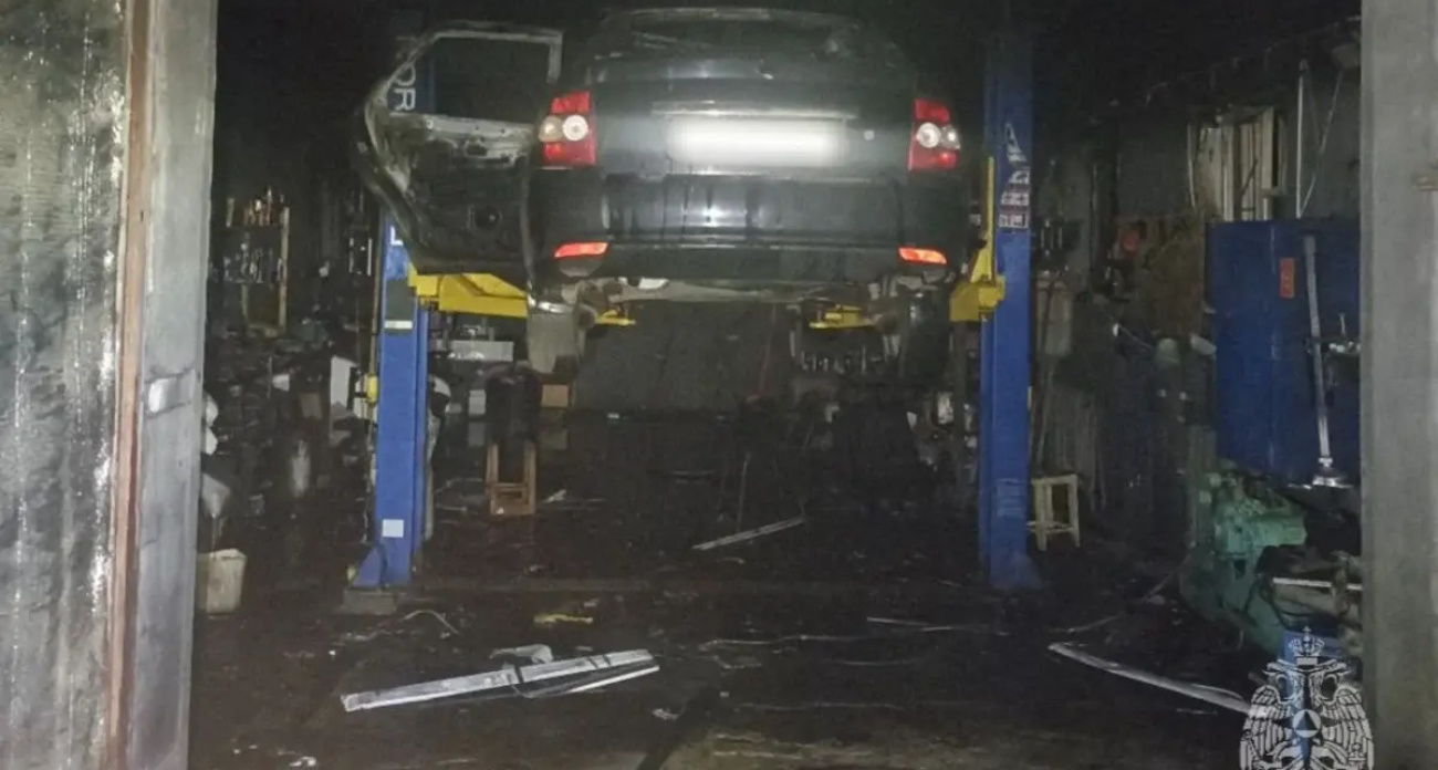 В Иванове за день сгорели полдома от сигареты и автомобиль на подъемнике от сварки