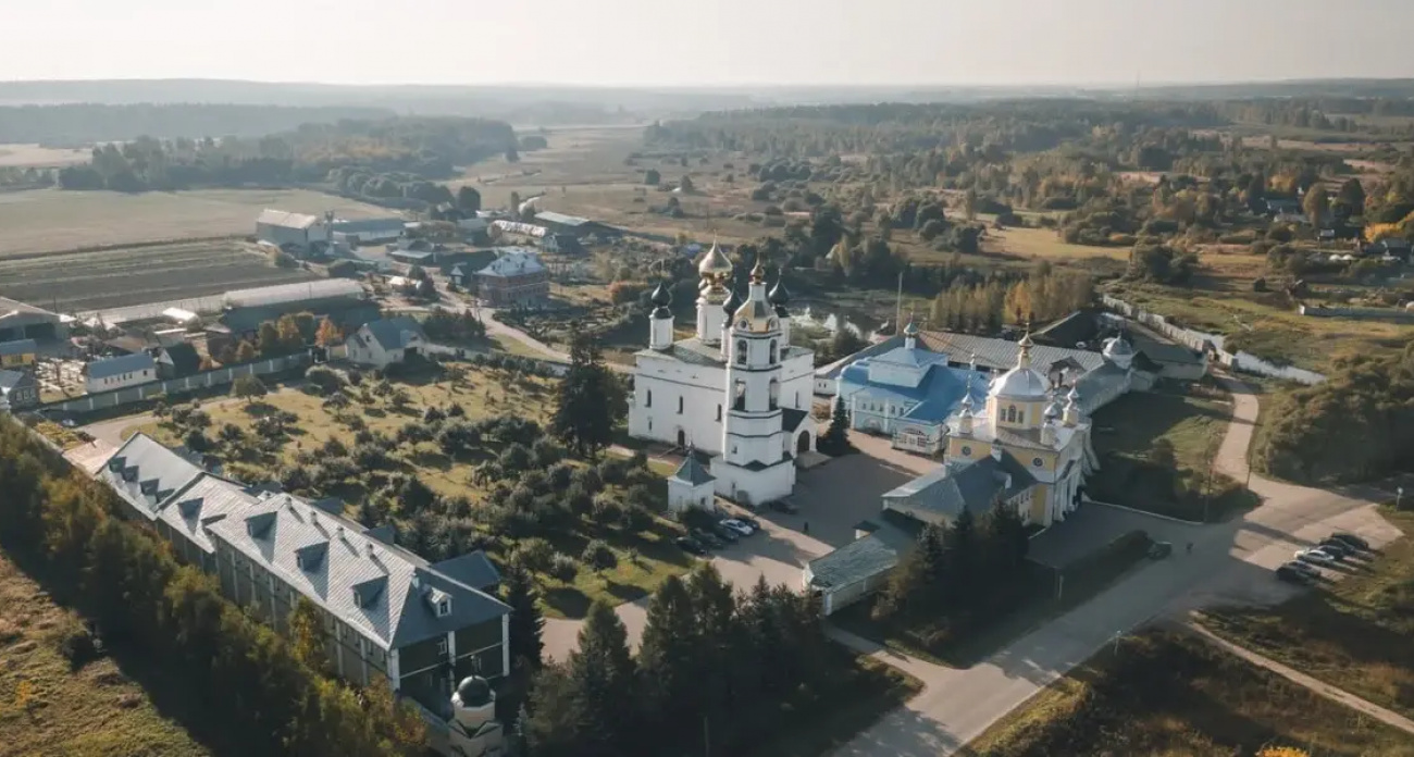 20 фермеров привезут сыры и деликатесы к 600-летним стенам Николо-Шартомского монастыря