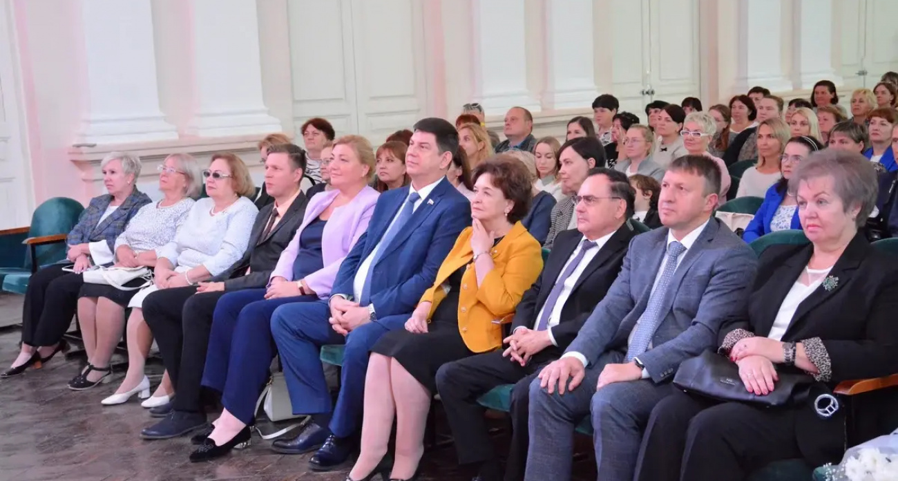 "От любви к малой Родине – к служению великой России": в Шуе 200 педагогов обсудили патриотическое воспитание дошкольников