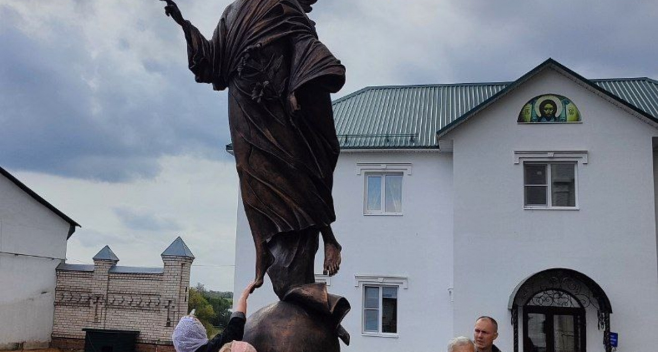 В Гавриловом Посаде освятили парящую скульптуру Архангела Гавриила в присутствии губернатора