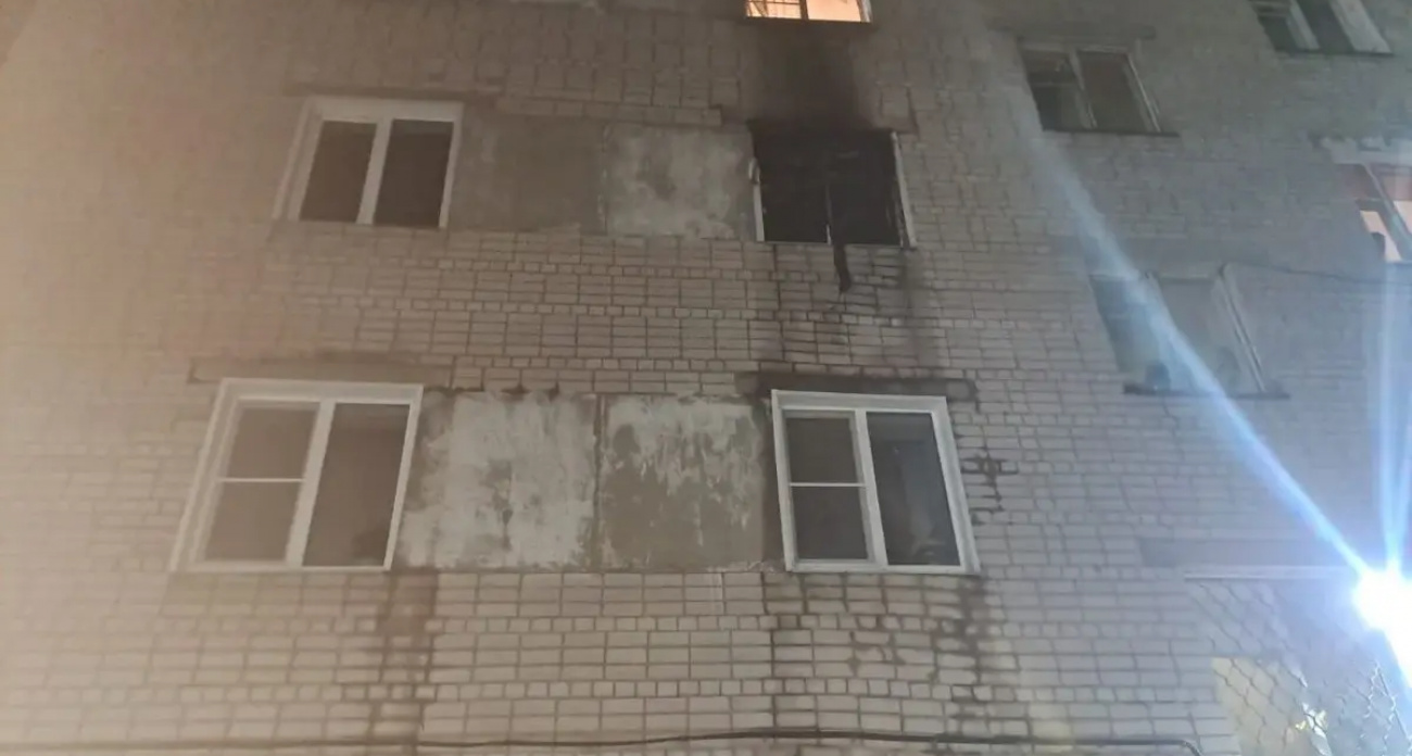 Мать и годовалая дочь погибли в пожаре в Иванове, трое детей в больнице