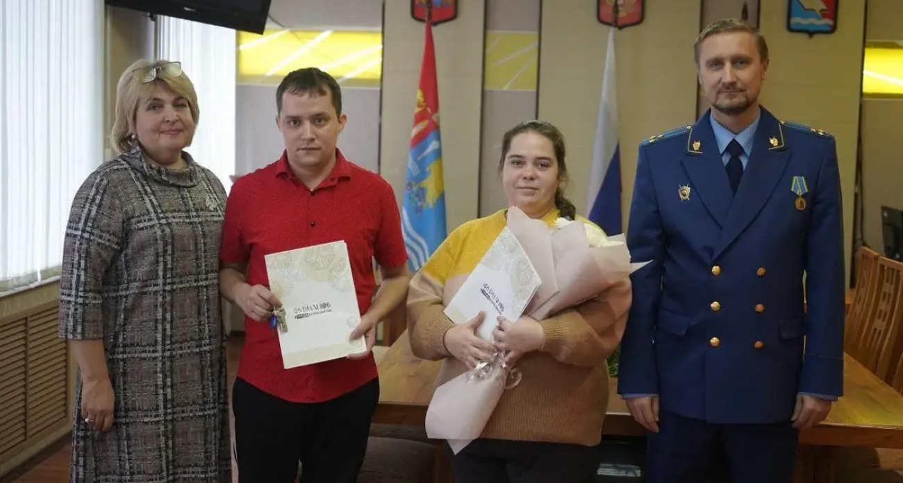 Прокуратура через суд заставила власти Фурманова дать квартиры двум совершеннолетним сиротам