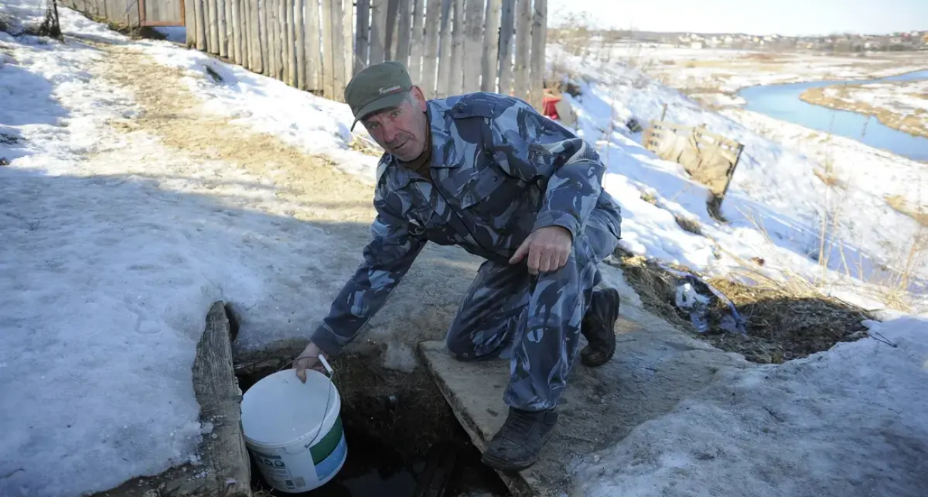 18 родников на проверку: экологи уже назвали воду небезопасной, но жители продолжают пить