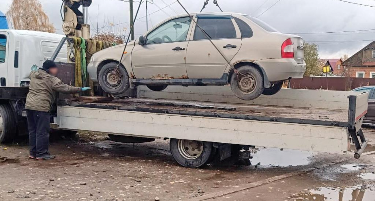 За неоплату отопления приставы забирают машины: должникам грозят пени и судебные расходы