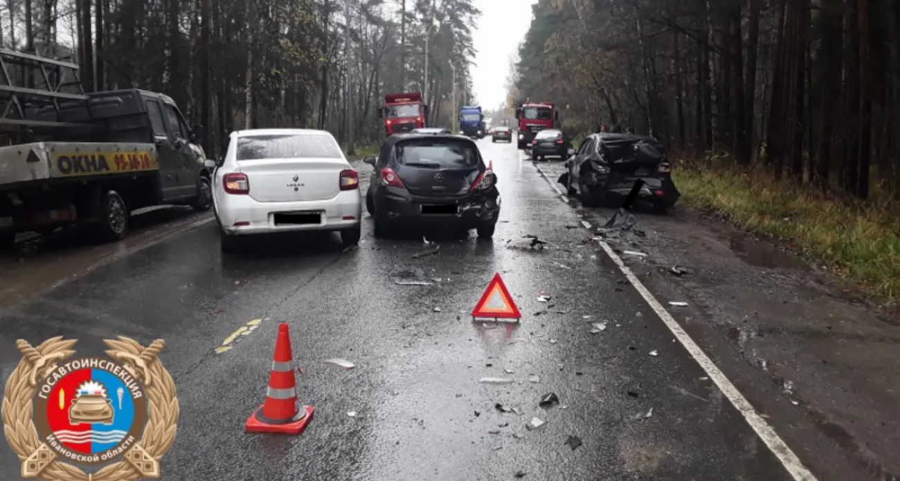 Без страховки и ремня: водитель устроил цепное ДТП с четырьмя авто на Шоссе Энергетиков