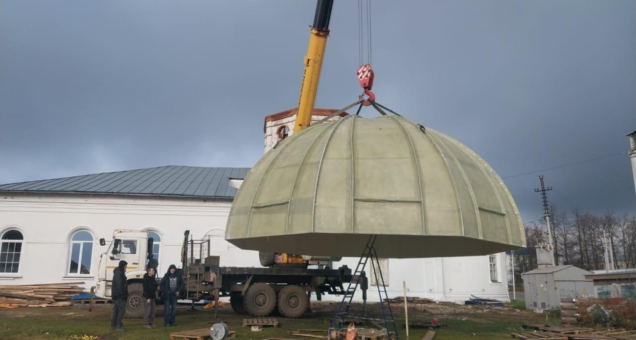 Стекловолокно вместо камня: храм Архистратига Михаила получил «небо» из передовых материалов