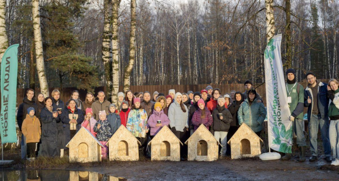 40 ивановцев вязали лежанки и строили будки: «Новые люди» готовят животных к зиме