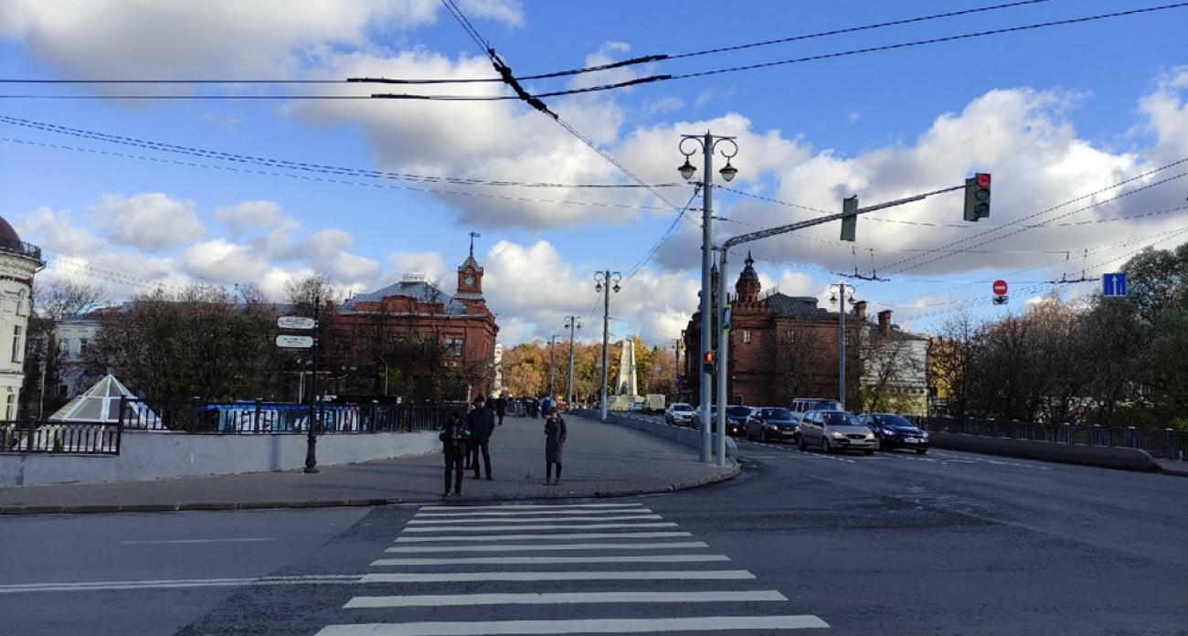 Водитель может ехать, не дожидаясь пешехода на другой стороне? Верховный Суд расставил все точки над i