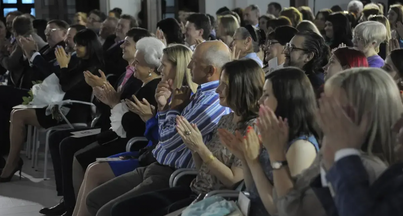 Три дня на перевыпуск: ивановцы рискуют потерять доступ к 5000 рублей на «Пушкинской карте»