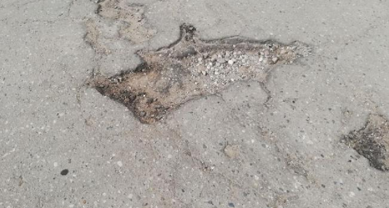 Директора оштрафовали на 8 тысяч за 20 квадратных метров ям на дорогах