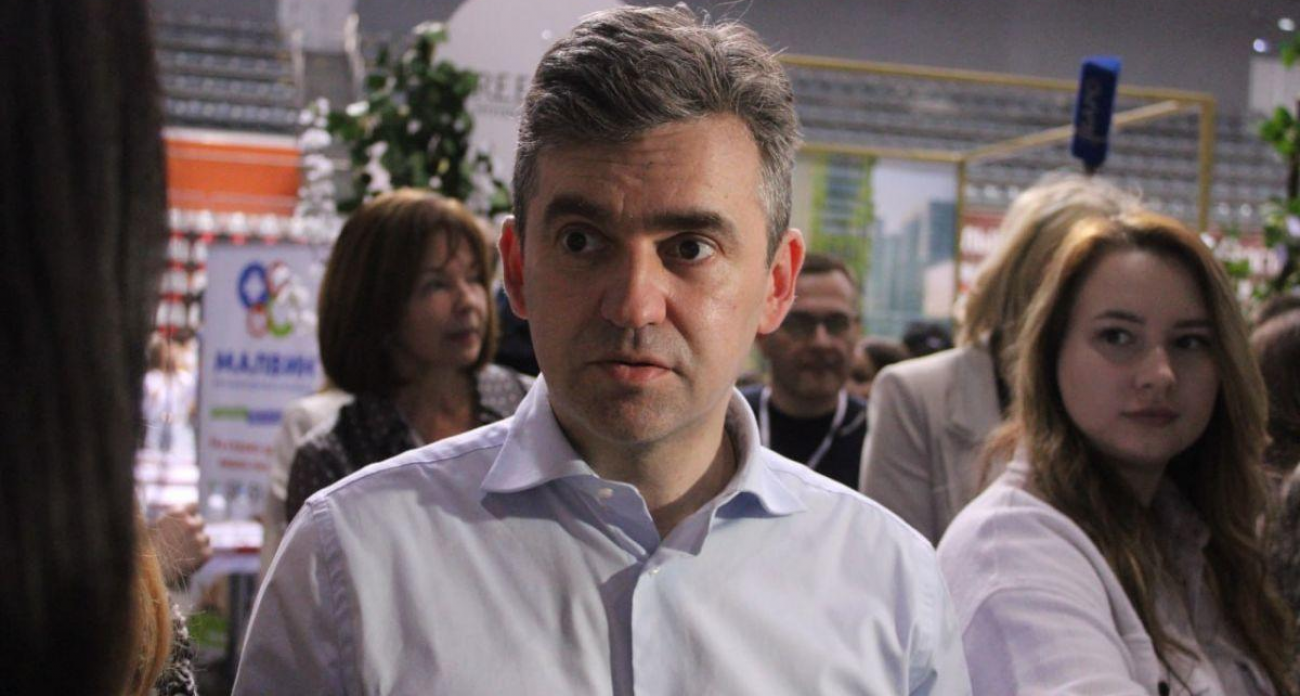 Губернатор Воскресенский провел закрытую встречу с жителями без независимых СМИ