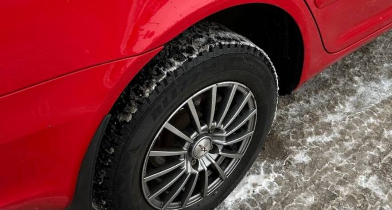 Почему зимние шины изнашиваются в два раза быстрее. Привычки, которые разрушают резину