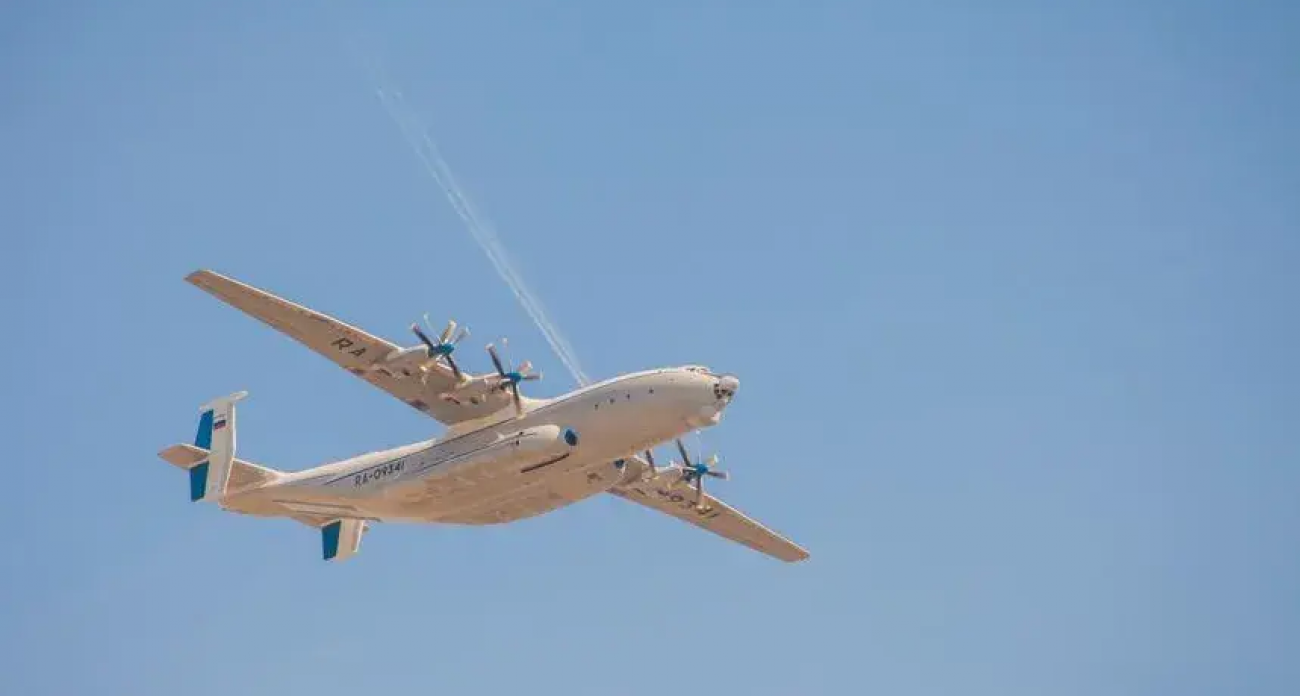 Военный Ан-22 с семью людьми на борту рухнул в Уводьское водохранилище