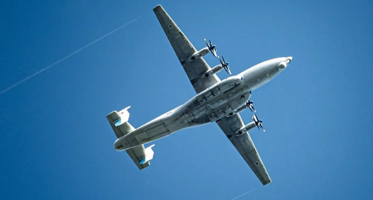 Ан-22 разлетелся на части над Уводьским водохранилищем: судьба 7 членов экипажа неизвестна