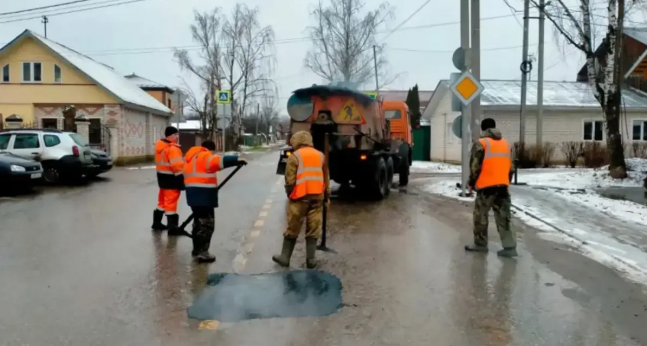 Иванов спешит: ямочный ремонт на 430 участках за счет потепления