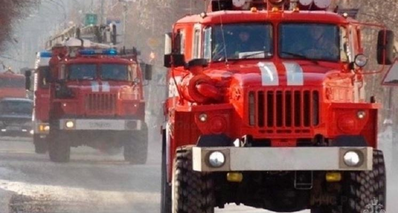 Три пожара за сутки: в Вичуге сгорел садовый дом площадью 20 кв.м