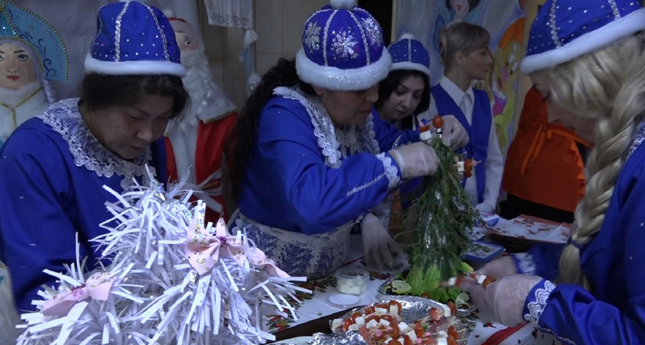 Осужденные колонии №7 устроили кулинарный поединок с песнями и танцами