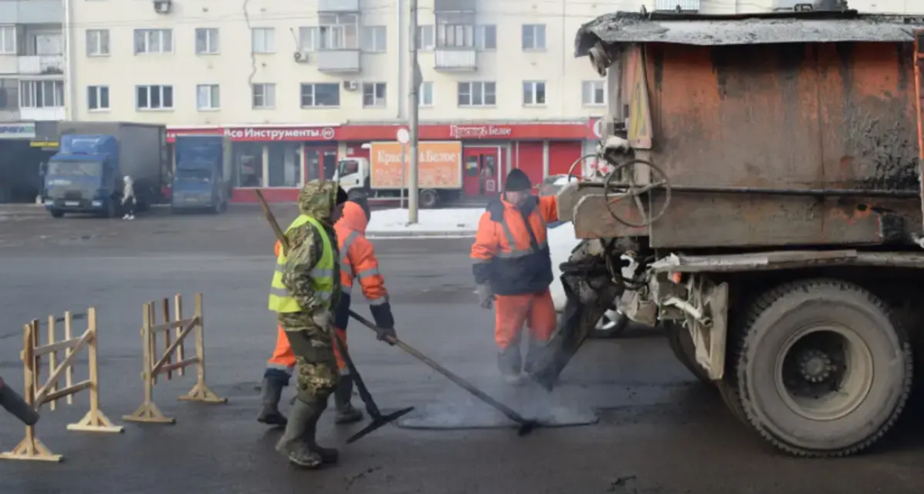В канун нового года Иванов заасфальтирует шесть улиц за один день