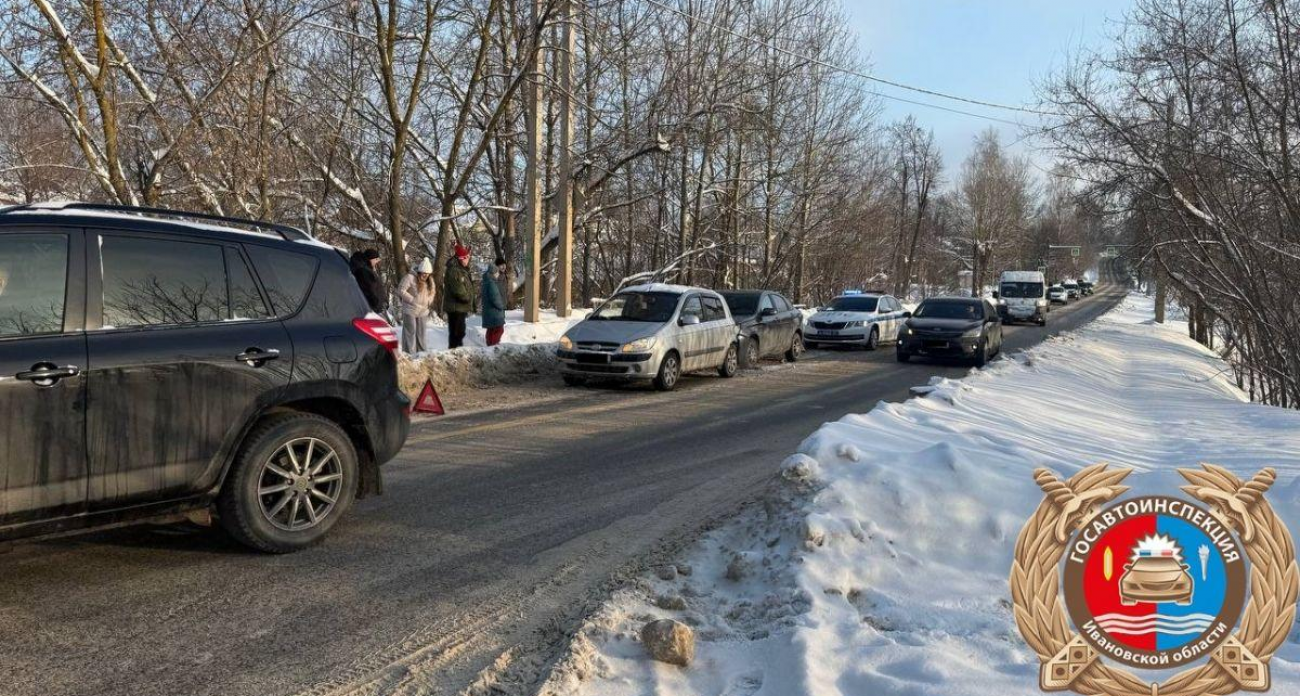 30-летняя автомобилистка на «Ладе» протаранила «Хендай» с молодой девушкой за рулём на улице 1-я Отрадная