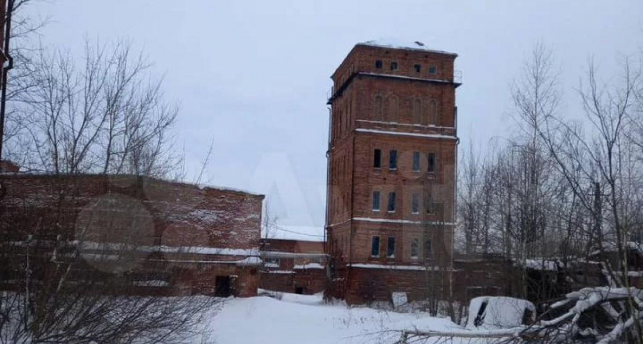 «Мечтали о замке?» Историческую башню текстильной фабрики продают за 590 тысяч рублей в Приволжске