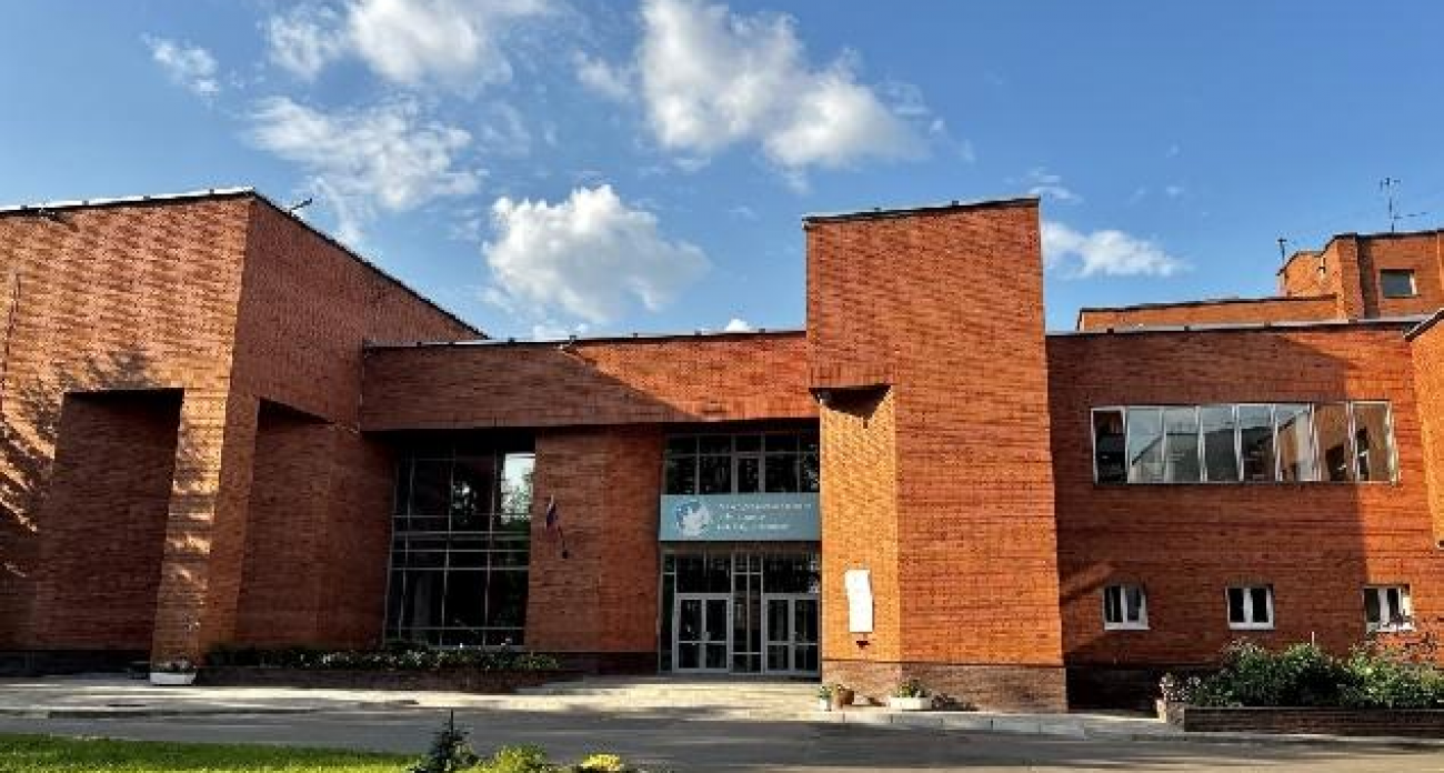 Суд отклонил иск родителей учеников закрываемого Ивановского Интердома, который превратят в «русский Артек»