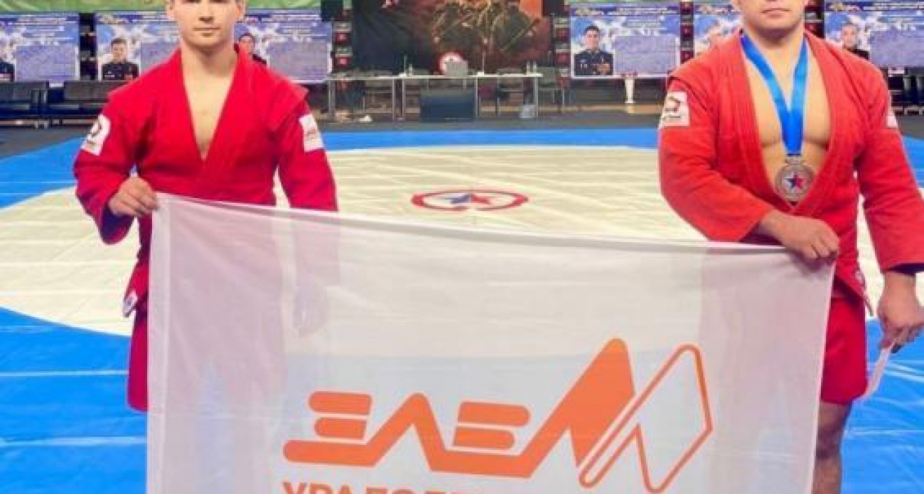 Серебро и бронза: самбисты «УГМК» почтили память погибших героев-десантников на турнире в Иванове