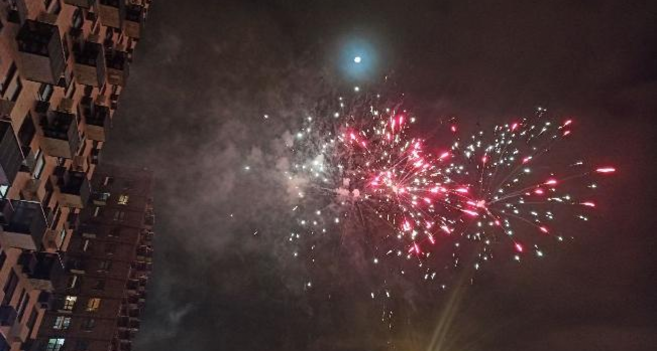 Салют из окна многоэтажки: житель Иванова рискует получить штраф 15 000 рублей за опасную забаву