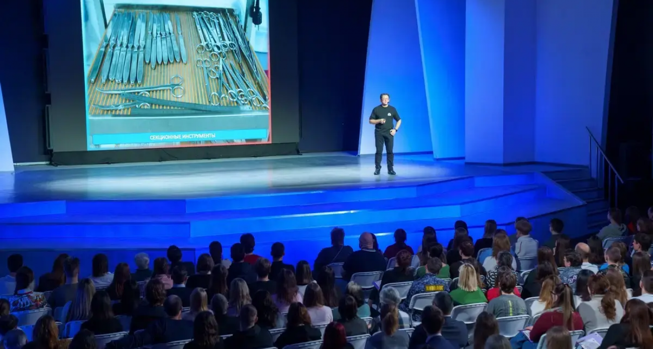 Тайны вскрытия и разоблачение мифов: лекция судмедэксперта Алексея Решетуна в Иванове собрала рекордный аншлаг