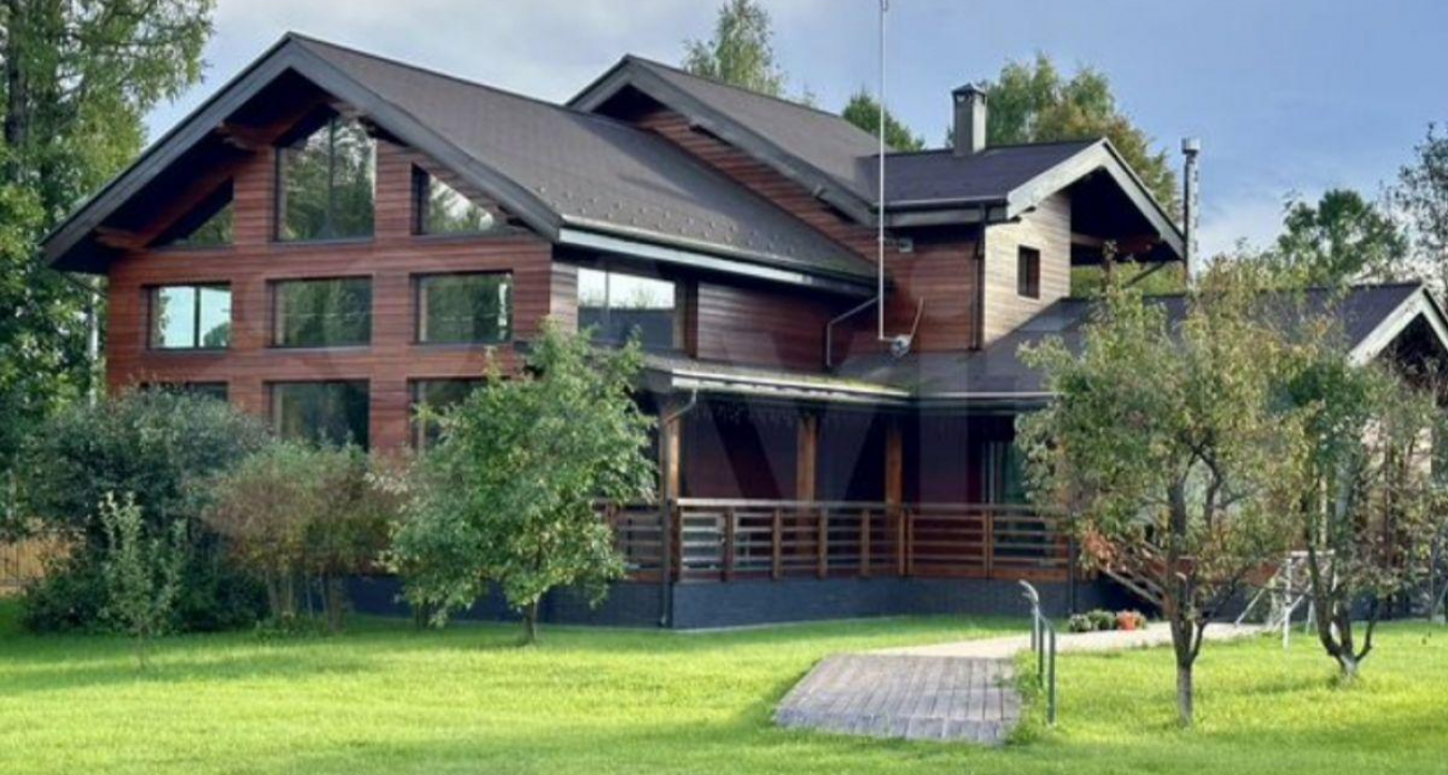 Винный погреб и «земное» отопление: под Иваново за 52 млн рублей продают дизайнерскую усадьбу из лиственницы