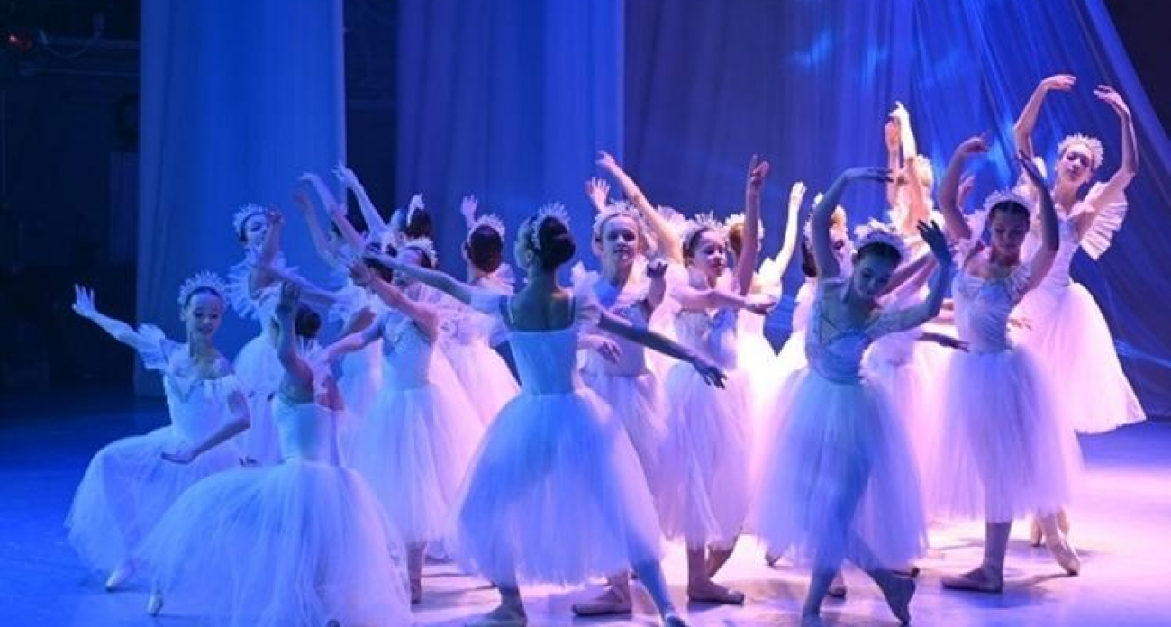 Дети устроили праздничный концерт для мам и учителей в Иванове