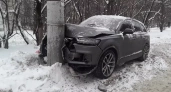 В Иванове автомобиль Audi сбил женщину на пешеходном переходе и протаранил столб